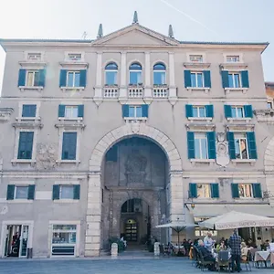 Domus Nova Palace - Italian Homing Maison d'hôtes Vérone